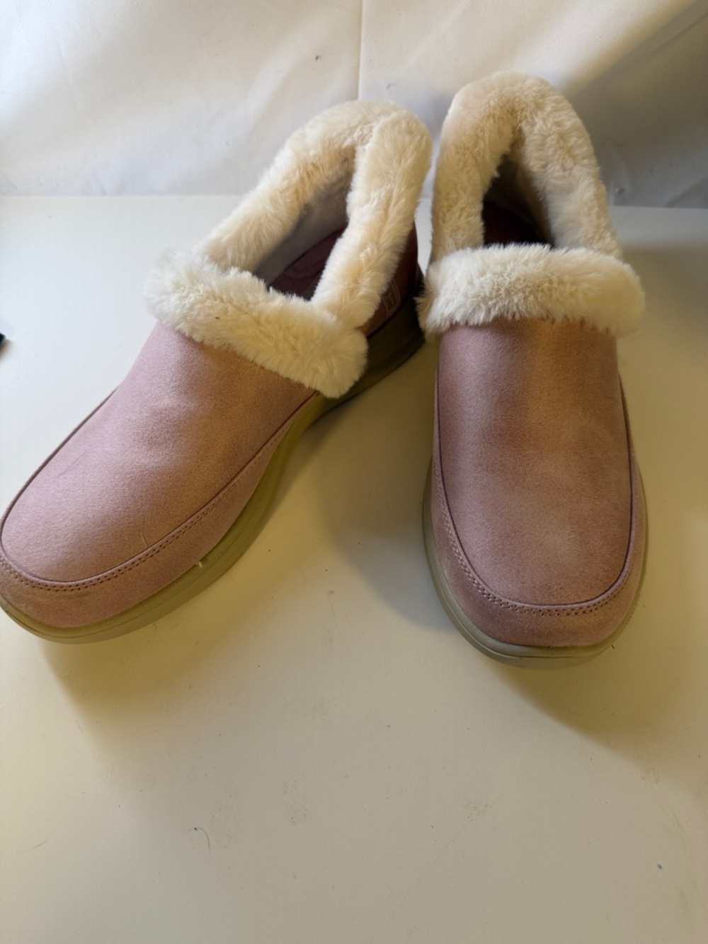 Skechers comfortable cozy slipper shoe in pink with white fur size 10 - Picture 12 of 16